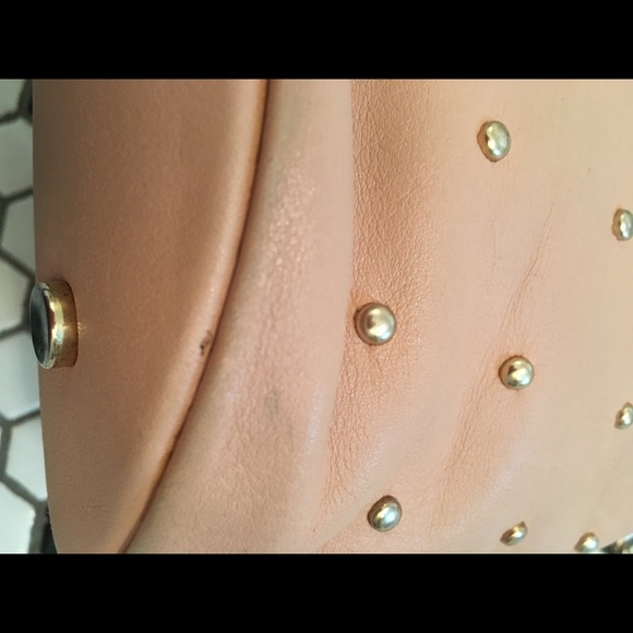 Sézane Hope bag nude/pink with gold studs - Picture 8 of 13